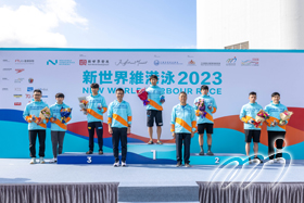 來自日本的古畑海生（中）以14分43.9秒的成績稱霸國際組男子賽事；來自中華台北的卓承齊（右三）及南韓泳手朴宰勳（左三）則分列亞季軍。