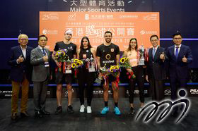 男、女子冠、亚军球手与颁奖嘉宾合照。