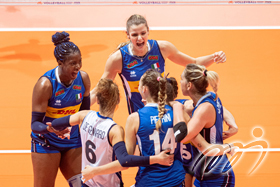 Italy defeated Netherlands by 3-1 ( 25-13, 22-25, 25-19, 25-16 ) in the first match of the Hong Kong leg.