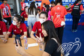 China Women's National Volleyball Team Players were signing autographs for