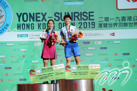 Champion Chen Yu Fei of China and first runner-up Ratchanok Intanon of Thailand in the Women's Singles