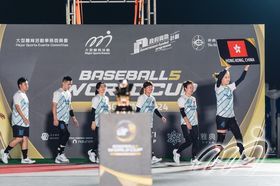 中國香港隊在開幕典禮進場