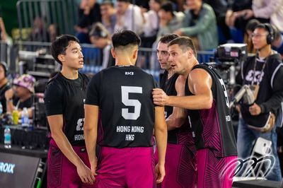 香港球隊Team Hong Kong球員在比賽期間討論戰術