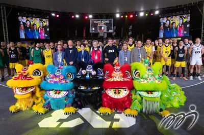 文化體育及旅遊局副局長劉震先生JP及一眾主禮嘉賓主持開幕典禮。