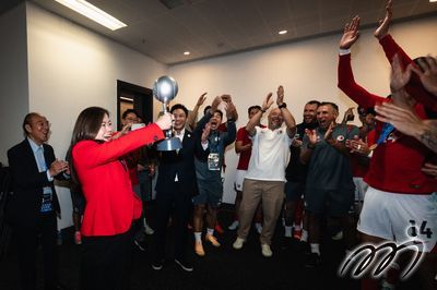 Miss Rosanna Law celebrating with the Hong Kong, China Representative