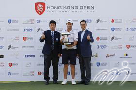 (From left to right) Golf Association of Hong Kong, China President Kelvin Inge with 2023 Hong Kong Open champion Ben Campbell of New Zealand and Kevin Yeung Secretary for Culture, Sports and Tourism of Hong Kong.