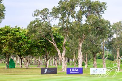 「領展香港高爾夫球公開賽2025」為期四天，而「M」品牌的宣傳品遍布粉嶺球場每個角落。