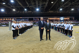 Mr. Michael LEE, President of the HKEF (right) and Mr. Christophe AMEEUW, Chief Executive Officer of the Asia Horse Week and the EEM (left) show their appreciation to all HKEF volunteers.