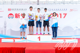 After a fierce battle in the race, Sin Chin Ting Keith (Middle in the photo) touched first in the Open (A) Aged 17-34 Individual category, with times of 11:00.0.