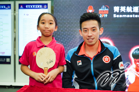 Young fan is very happy to get the autograph from WONG Chun Ting