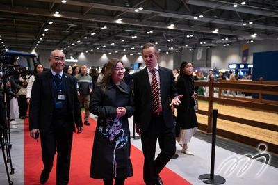 Site Tour - Richard Ireland, CEO of Clarion Events Asia, with Rosanna Law, Secretary for Culture, Sports and Tourism