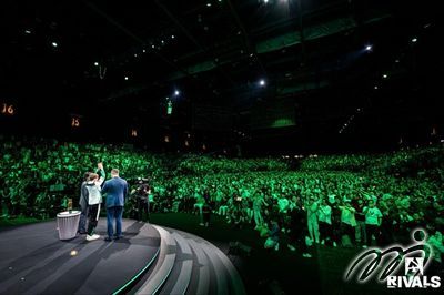 Team Falcons 成功晉級決賽後，受到觀眾熱烈喜愛的 m0NESY 在全場爆滿的亞洲國際博覽館中被激昂的氣氛所激勵。