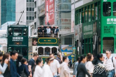 世界頂尖球手乘坐香港標誌性的電車，展開一場別開生面的城市之旅。