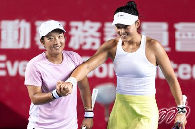 雙打冠軍 - 王雅繁, 蔣欣玗 (中國)