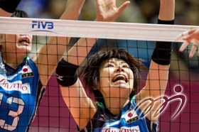 The Japan team outplays the Russia team with a 3-2 victory by winning back three sets after a 2-0 deficit at first.