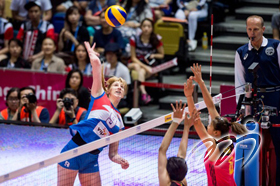 In the final match of the Hong Kong leg, the Serbia team scores a 3-1 victory over the China team and becomes the champion by winning two matches with one defeat.