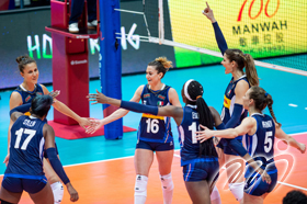 Italy cruised to victory over Argentina with score 3-0 (25-15, 25-16, 25-18).