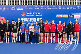 China Women's National Volleyball Team Players were signing autographs for their fans at 'VNLHK2019'.