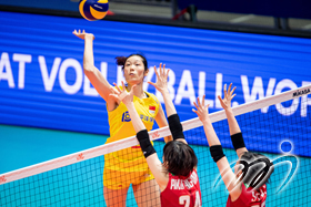 Team China's captain Zhu Ting led the team with her strong spiking technique, while her fans cheered her on.