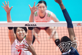 The first match was a fierce battle between Italy and Japan.  After three exciting sets, Italy was victorious over Japan with score 3-0 ( 25-21, 25-16, 25-22 ).