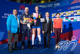 大會致送紀念品予各球隊以感謝他們出席「FIVB世界女排聯賽香港2019」賽事，並祝願各隊於其他分站能夠奪得好成績。