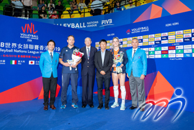 大会致送纪念品予各球队以感谢他们出席「FIVB世界女排联赛香港2019」赛事，并祝愿各队于其他分站能够夺得好成绩。