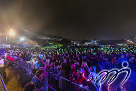 Huge crowd of audience at the Volvo Ocean Race grand finale concert are enjoying the performance by singers including Sammi CHENG, Gin LEE, Adrian FU and Ellen LOO. Huge crowd of audience at the Volvo Ocean Race grand finale concert are enjoying the performance by singers including Sammi CHENG, Gin LEE, Adrian FU and Ellen LOO.
