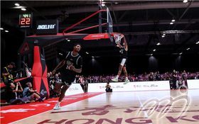 Paul George assists Kyle Kuzma to slam dunk in Basketball Carnival.