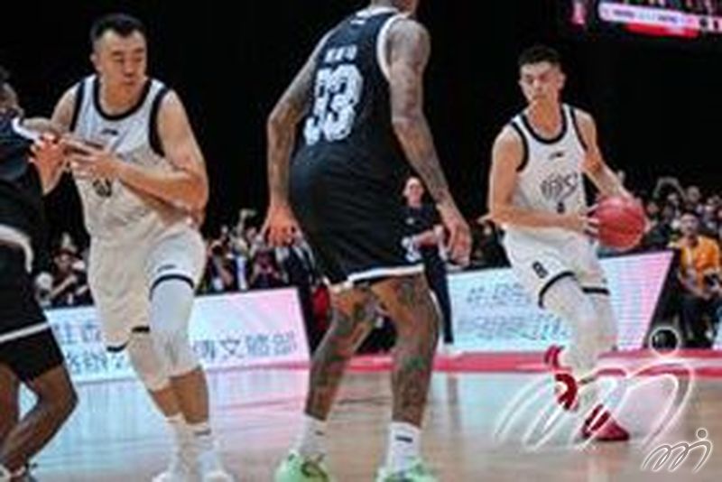 Chinese Basketball All-Star Team-Fang Shuo, Han Dejun