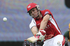 Jamie ATKINSON, the captain of Hong Kong, helped the team to seal a victory over England on the first day and advance to the round ribbon stage of the tournament.